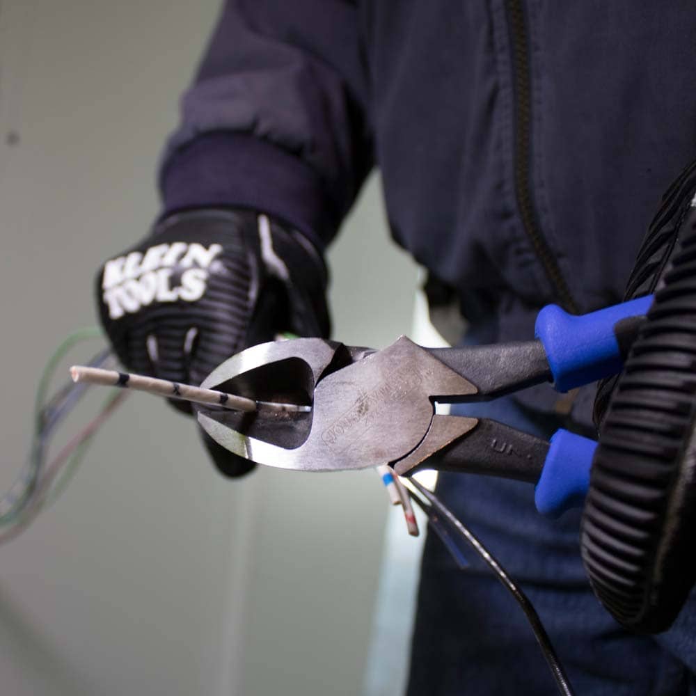 Klein Tools Diagonal Cutting Pliers, Heavy-Duty Journeyman, 9-Inch J2000-59
