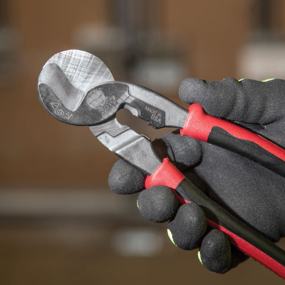 Klein Tools Journeyman™ High Leverage Cable Cutter with Stripping J63225N