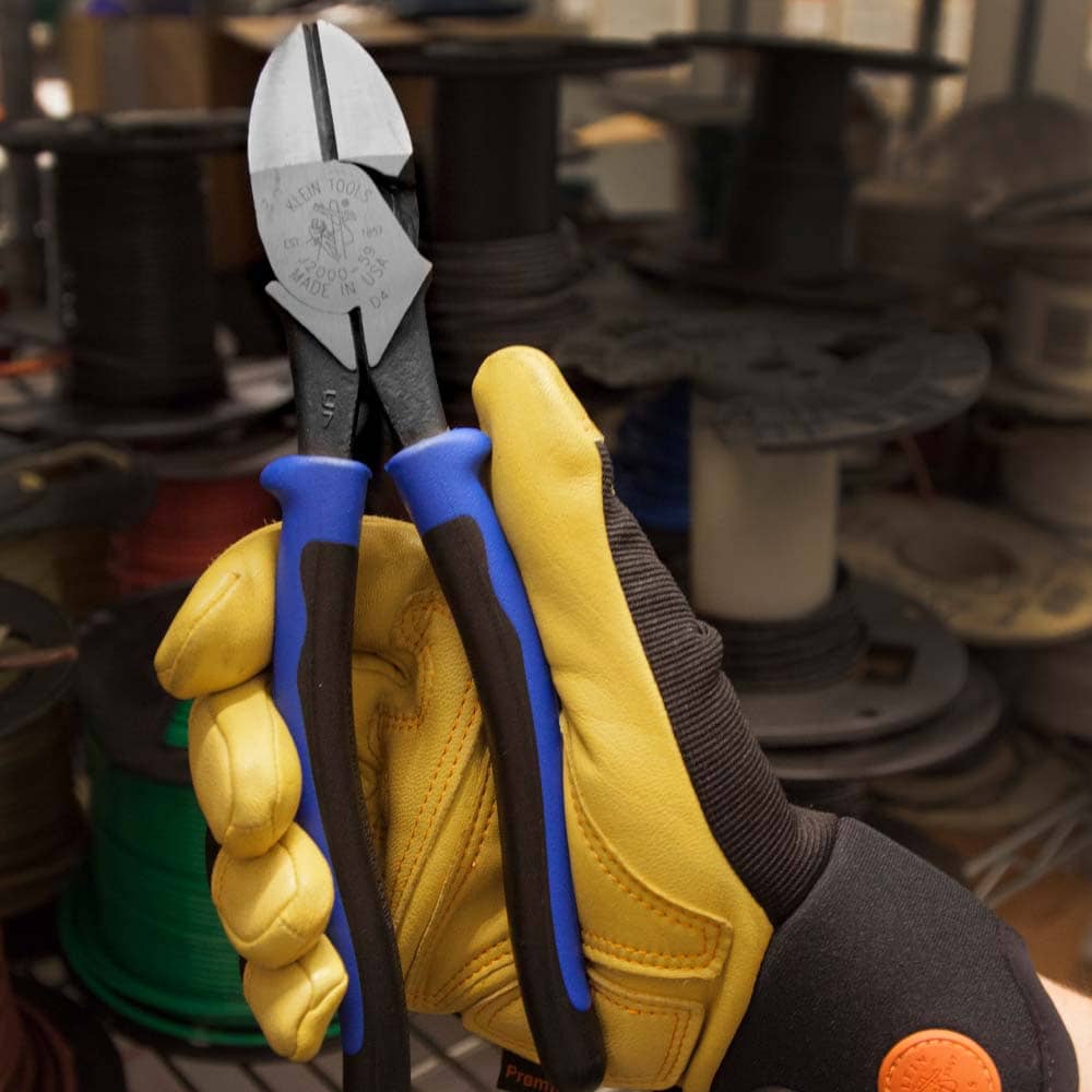 Klein Tools Diagonal Cutting Pliers, Heavy-Duty Journeyman, 9-Inch J2000-59